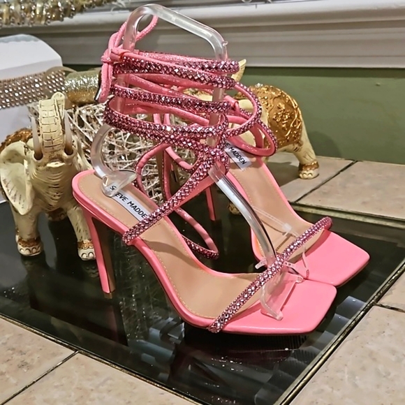 Steve Madden Shoes - NWT! STEVE MADDEN STRAPPY PRETTY IN PINK BLING SANDALS